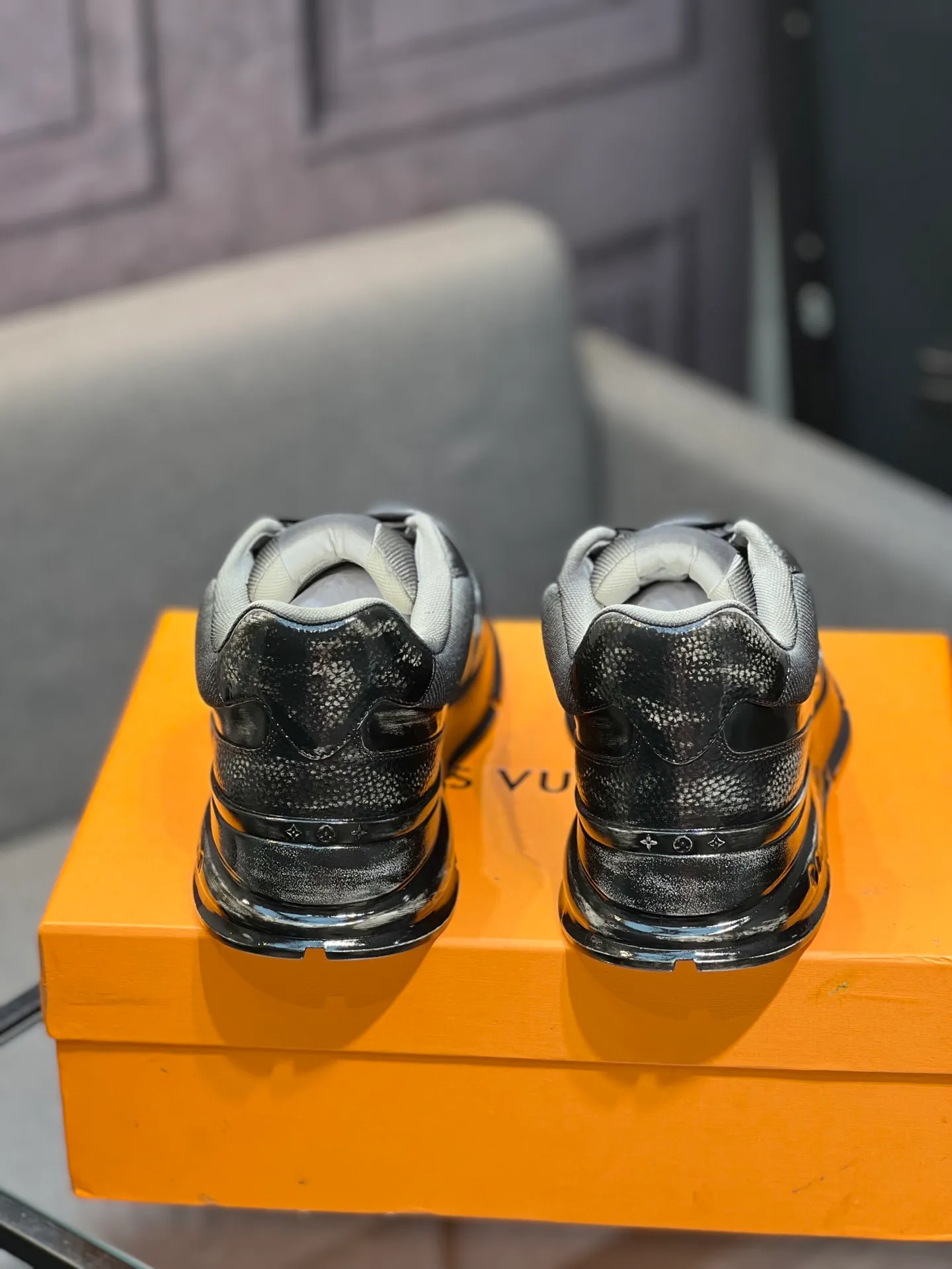 Men's Men's Shoes💰880 LV | Louis Vuitton 2025𝐬𝐬 New Spring and Summer Styles for Couples, Men's Styles Available First. The counter features the latest casual shoes. Hard goods are new🆕 ❥Purchase level! Full of high-end feel! A popular model among bloggers at home and abroad, it’s retro and fashionable and looks amazing on your feet! Wear a lot of happiness! Mainly recommended model on the official website★ ▪️Upper: Original custom-made imported calfskin fabric ▪️Inner lining: breathable gauze imported from Italy ▪️Outsole: rubber foam ➕tpu high-end outsole ▪️Shoe size: 36-44 (customized for 45 and 46)